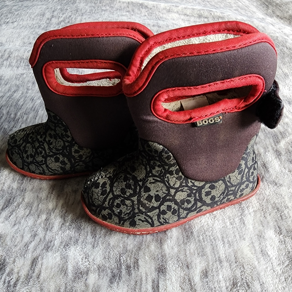 BOGS - Black & Red Skeleton Baby Boots - Size 5